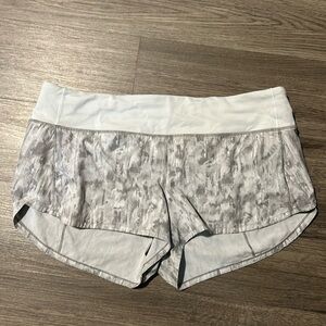 Like new women’s lululemon speed up short low size 10